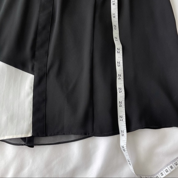 Chico’s Black Label Black White Cutout back Blouse - Picture 16 of 17